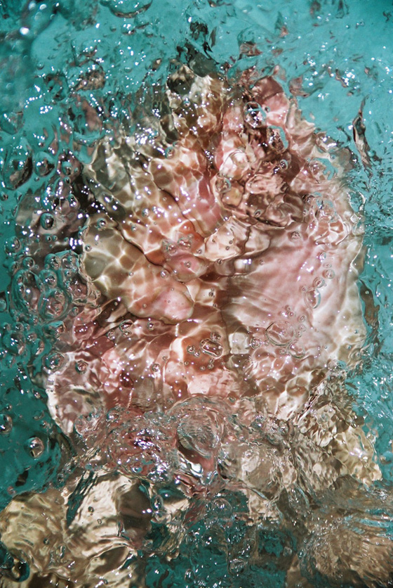 Underwater auto-portraits by Noriko Yabu