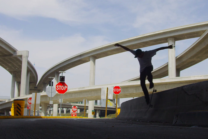 Urban Isolation, une vidéo de skate originale par Russell Houghten