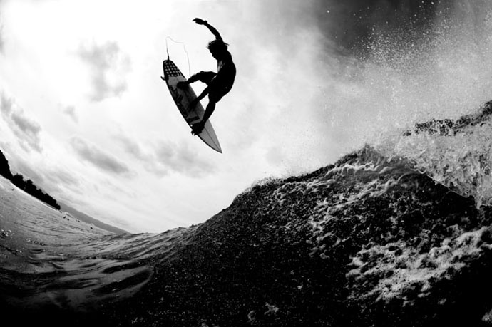 Surf photos and videos by Morgan Maassen